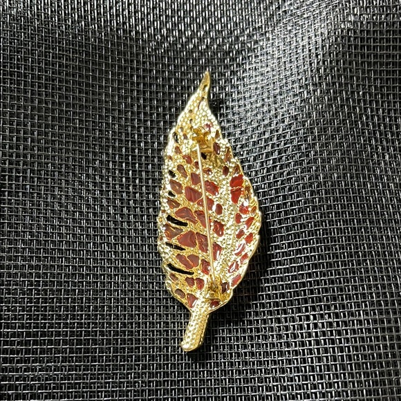 Elegant Gold and Red Leaf Brooch - Picture 2 of 2
